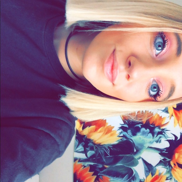 Meet your Posher, Cassidy - Picture 1 of 1